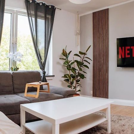 Sunny & Cozy - Netflix - Wifi - City - 4 Person Есен Екстериор снимка