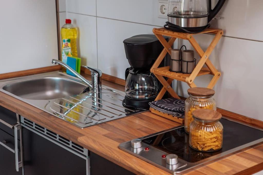 Sunny & Cozy - Netflix - Wifi - City - 4 Person Есен Екстериор снимка