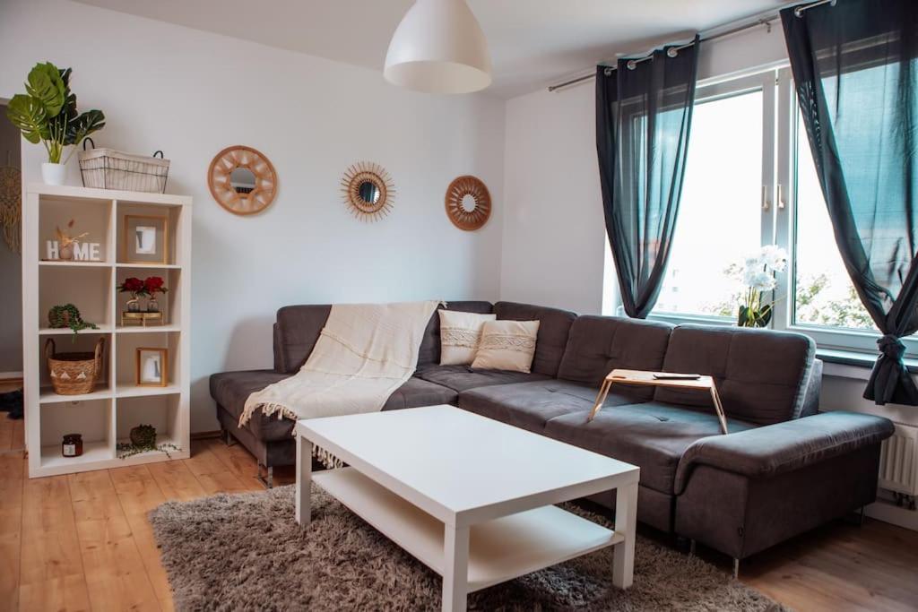 Sunny & Cozy - Netflix - Wifi - City - 4 Person Есен Екстериор снимка